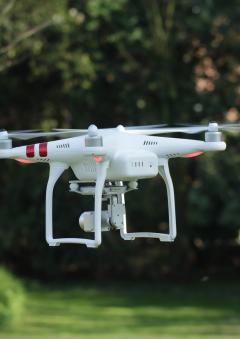 Právní aspekty provozu bezpilotních létajících prostředků (dronů)
